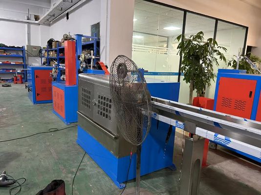 90 kg/h PVC-extrudermachine kabelmachine productielijn